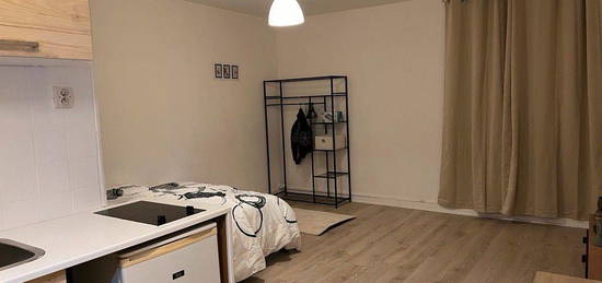 Studio 1 pièce 24 m² - Meublé