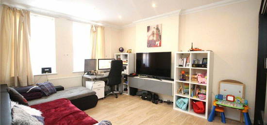 2 bedroom maisonette