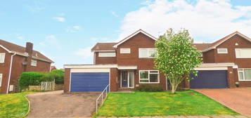 4 bed detached house for sale