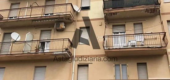 Quadrilocale all'asta in via Livorno