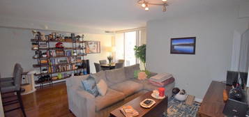 880 N Pollard St #824, Arlington, VA 22203