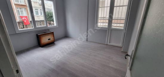 GÜNGÖREN DE TRANVAYA YAKIN KİRALIK DAİRE 1.KAT 2+1 90m2