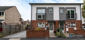 3 bedroom semi-detached house