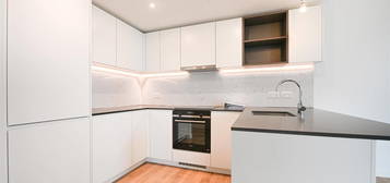 Flat to rent in 225 Marsh Wall, London E14