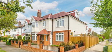 5 bedroom semi-detached house for sale