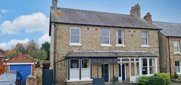 6 bedroom semi-detached house for sale