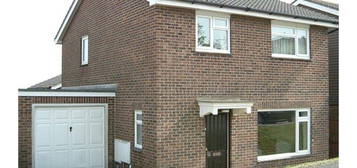 Detached house to rent in Lynchet Close, Brighton BN1