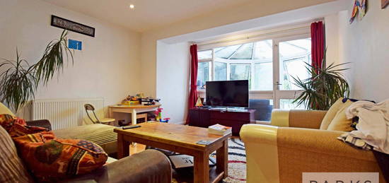 Flat to rent in Princes Terrace, Brighton, East Sussex BN2