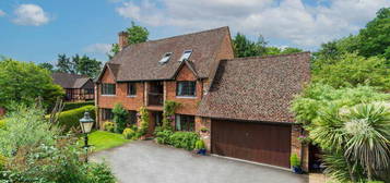 6 bedroom detached house for sale