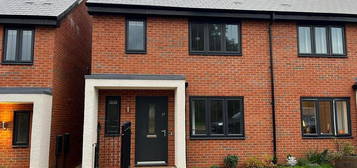 3 bedroom semi-detached house to rent