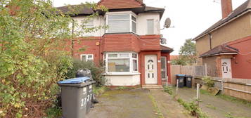 Maisonette for sale in Glenloch Road, Enfield, Middlesex EN3