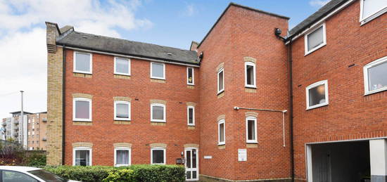 4 bed flat for sale