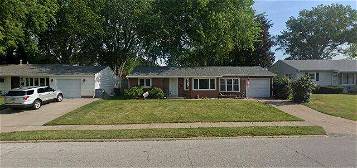 1414 Central Ave, Bettendorf, IA 52722