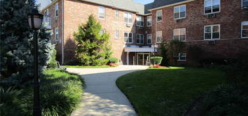 2 Fowler Ave #212, Lynbrook, NY 11563