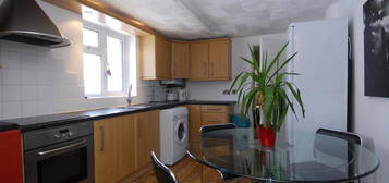 3 bedroom flat to rent