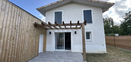 Villa neuve 1 étage  à vendre, 4 pièces, 3 chambres, 125 m²