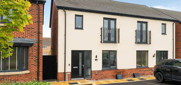 3 bed semi-detached house for sale