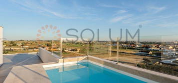 Penthouse de Luxo com piscina - Montijo