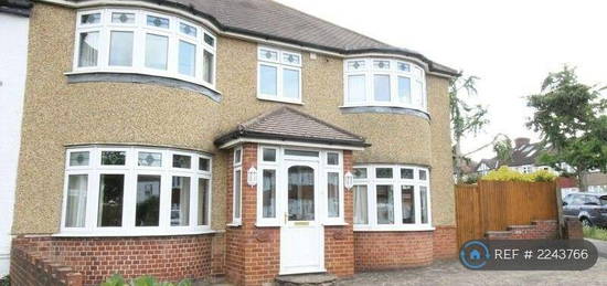 5 bedroom semi-detached house