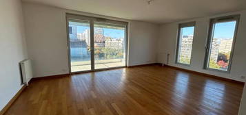 Appartement  à louer, 4 pièces, 3 chambres, 88 m²