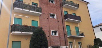 Quadrilocale in vendita in via Ugo Foscolo, 11