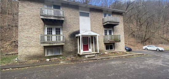 375 N 12th St Unit 4, Weirton, WV 26062