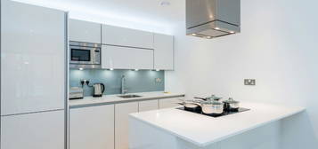 Flat to rent in Kensington Apartments, Cityscape, Aldgate E1