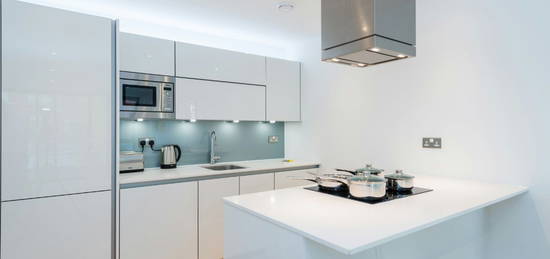 Flat to rent in Kensington Apartments, Cityscape, Aldgate E1