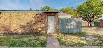 725 Peppertree Dr Apt 8, Bryan, TX 77801