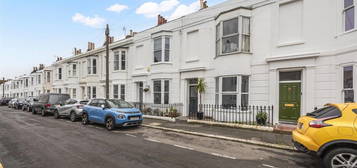 Terraced house to rent in Great College Street, Brighton BN2