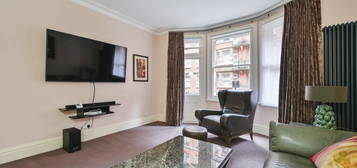 Flat for sale in Clarence Gate Gardens, Baker Street, London NW1