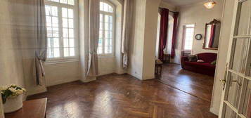 Appartement , charme ancien à rénover