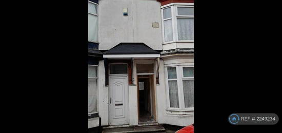 2 bedroom terraced house