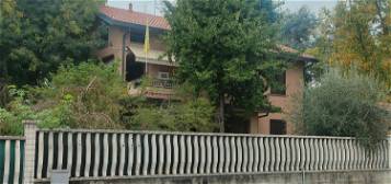 Casa indipendente in vendita a Pessano con Bornago
