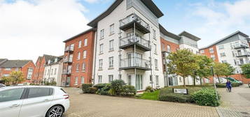 Room to rent in Durrell Way, Poole BH15