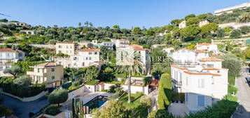 2 PIECES - TERRASSE - GARAGE - DERNIER ETAGE