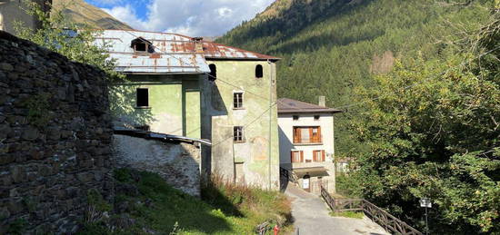 PALAZZO A PONTE DI LEGNO