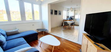 Appartement meublé  à louer, 3 pièces, 2 chambres, 72 m²