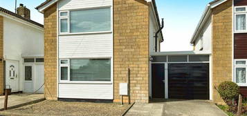 3 bedroom link detached house for sale