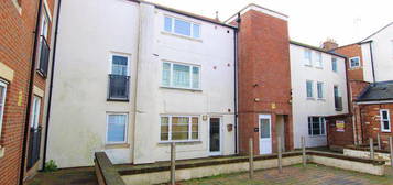 1 bedroom ground floor flat to rent