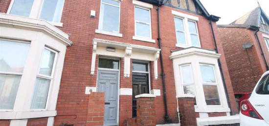 6 bedroom terraced house