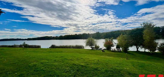 PRIPRAVUJEME DO PONUKY RODINNÝ DOM V BLÍZKOSTI JAZERA, NOVOSTAVBA, UZAVRETÝ AREÁL