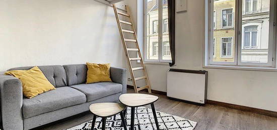 Studio meublé  à louer, 1 pièce, 28 m², Étage 1/–