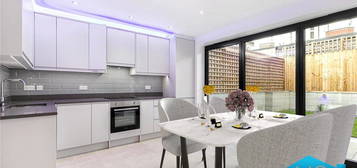 End terrace house for sale in Chase Road, London N14