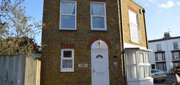 End terrace house to rent in Charlotte Square, Margate, Kent CT9