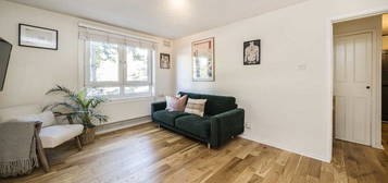 Flat for sale in Hilldrop Crescent, London N7