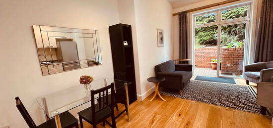 Flat to rent in Whitehall Park, London N19