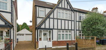 4 bedroom end of terrace house for sale