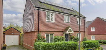 4 bedroom detached house to rent