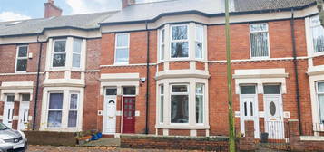 Flat to rent in Queen Alexandra Road, North Shields NE29